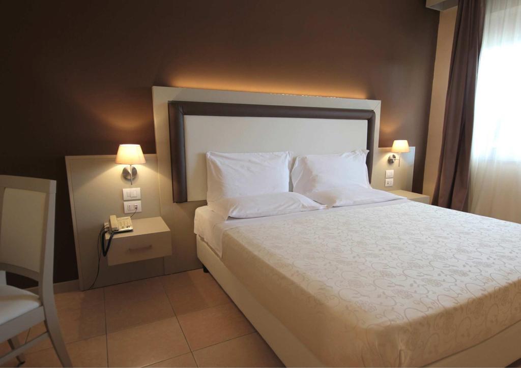 Hotel Valemare Тропеа Екстериор снимка