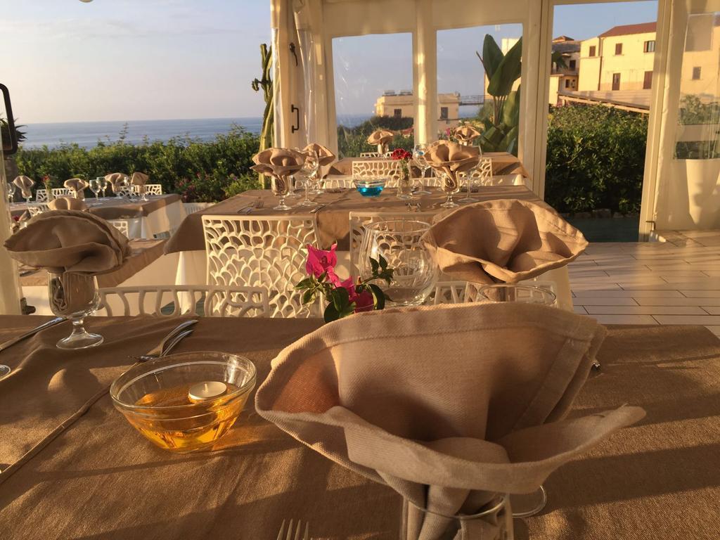 Hotel Valemare Тропеа Екстериор снимка